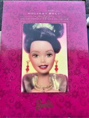 1997 Barbie Pink and Gold Holiday Box Art with stand new in original box